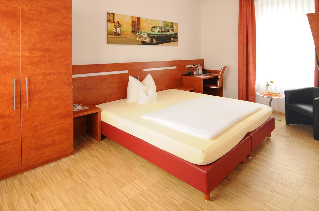 Hotel Stadtvilla Кобург Номер фото
